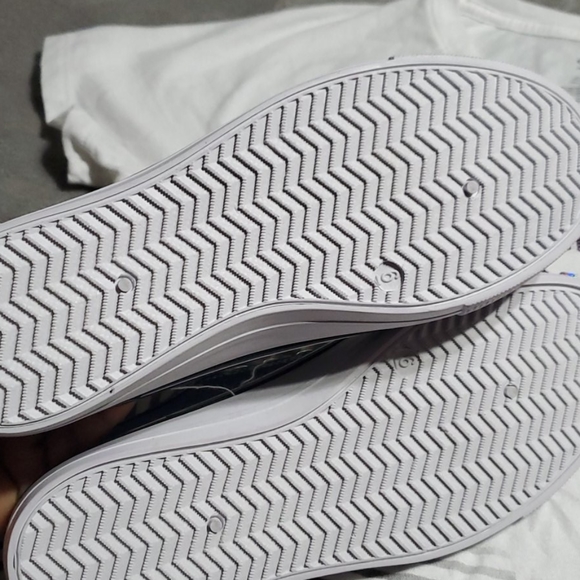 Denim sneakers plus 2 free tops - Picture 6 of 6